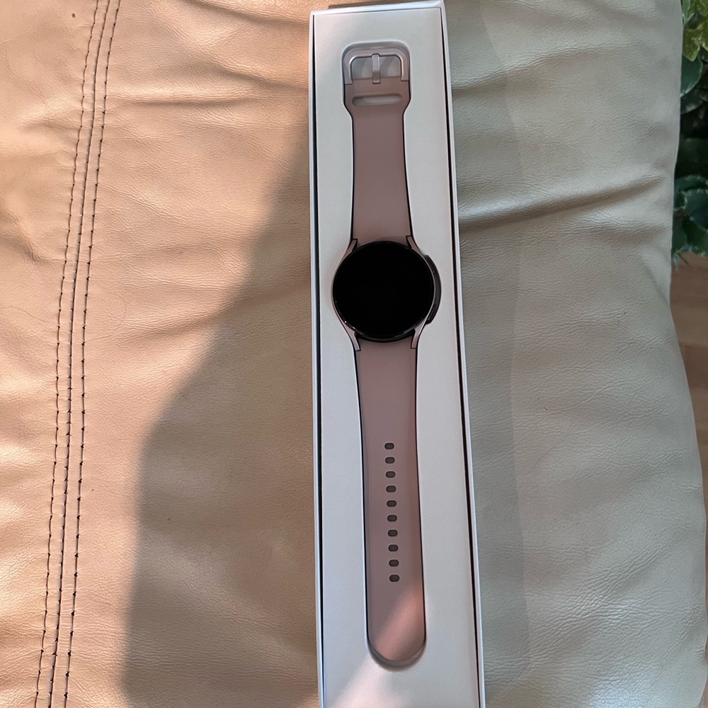 🔴SOLD🔴Samsung watch 4 40mm